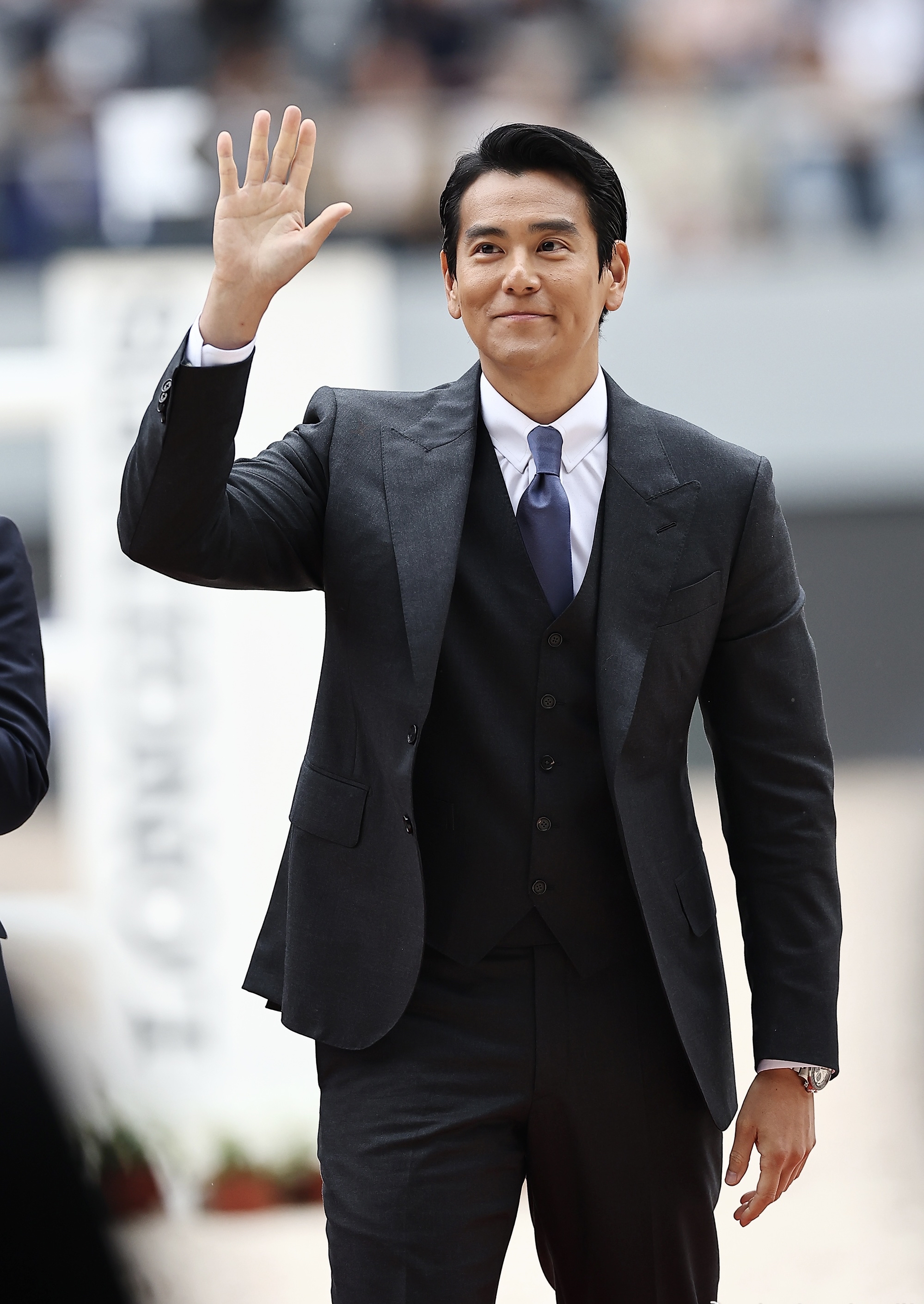 很久没看到彭于晏出席活动了,他应该很喜欢运动,皮肤黑了点,但还是帅