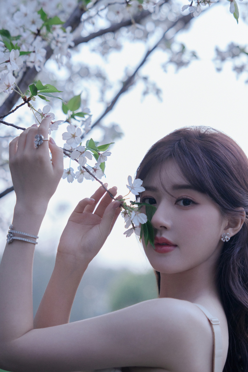 赵露思是一位美丽的女演员,她的外貌非常出众.