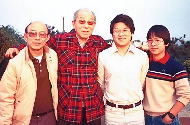 回顾张学良之子回乡省亲,中央为何委托当地政府,付给张家2000万