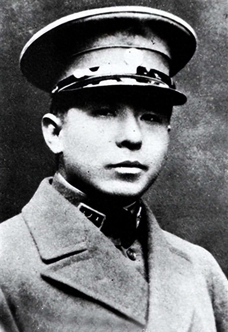 回顾张学良之子回乡省亲,中央为何委托当地政府,付给张家2000万