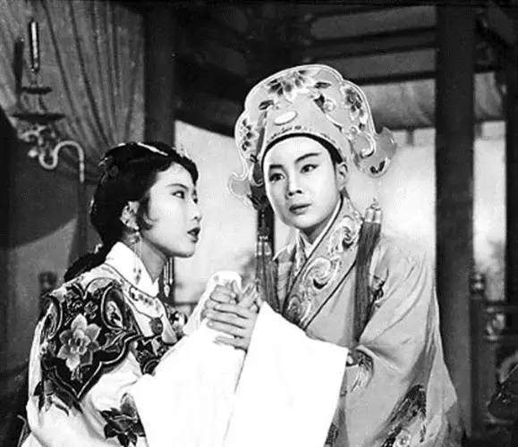 越剧电影"梁祝",拍摄艰苦,成就了袁雪芬,范瑞娟的经典之作
