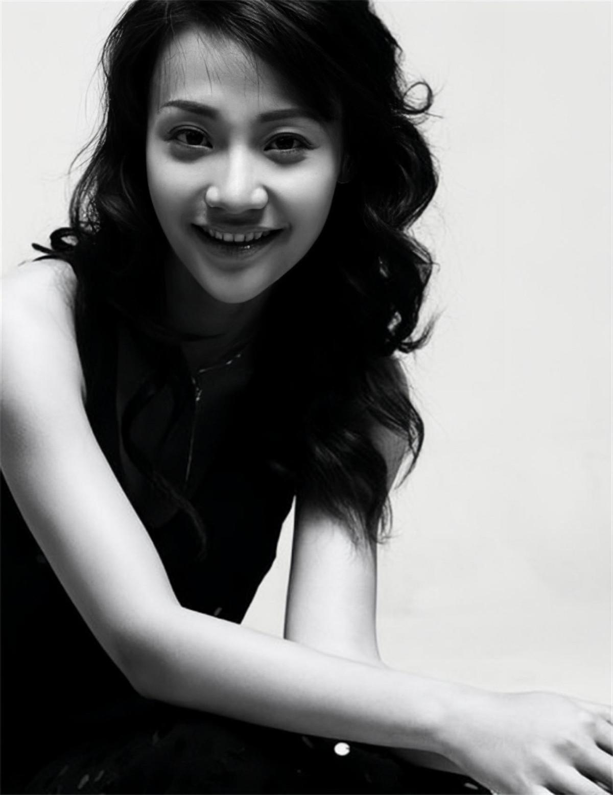 回顾潘星谊:29岁意外离世,那个在她葬礼上微笑的父亲近况如何?