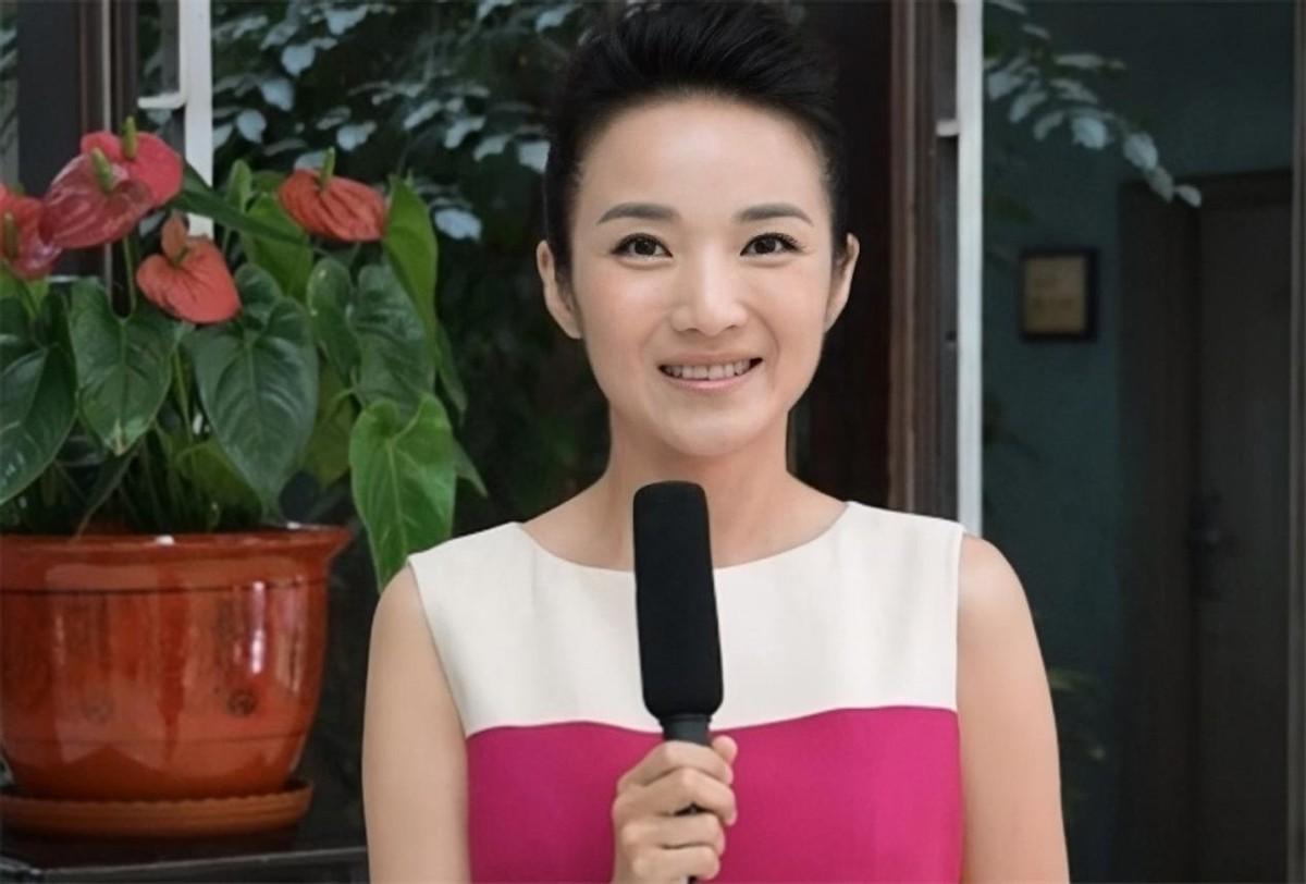 回顾山东媳妇管彤:26岁进央视,42岁做妈妈,51岁被丈夫