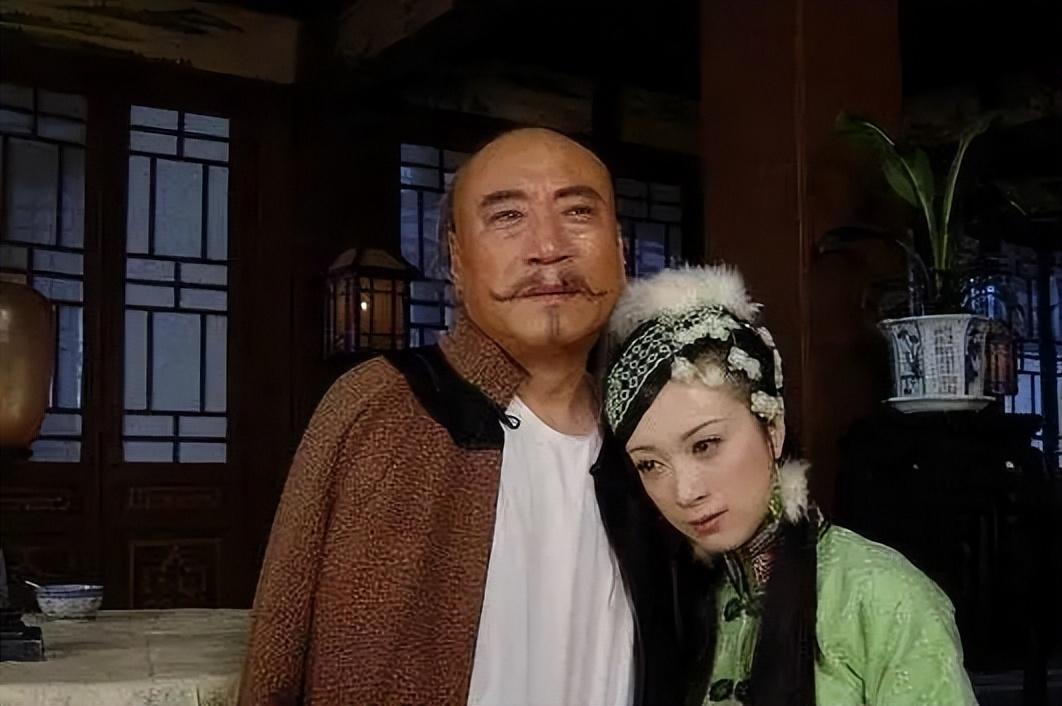 允禩嫡福晋郭络罗氏:康熙说她善妒,雍正恨她入骨,终被挫骨扬灰