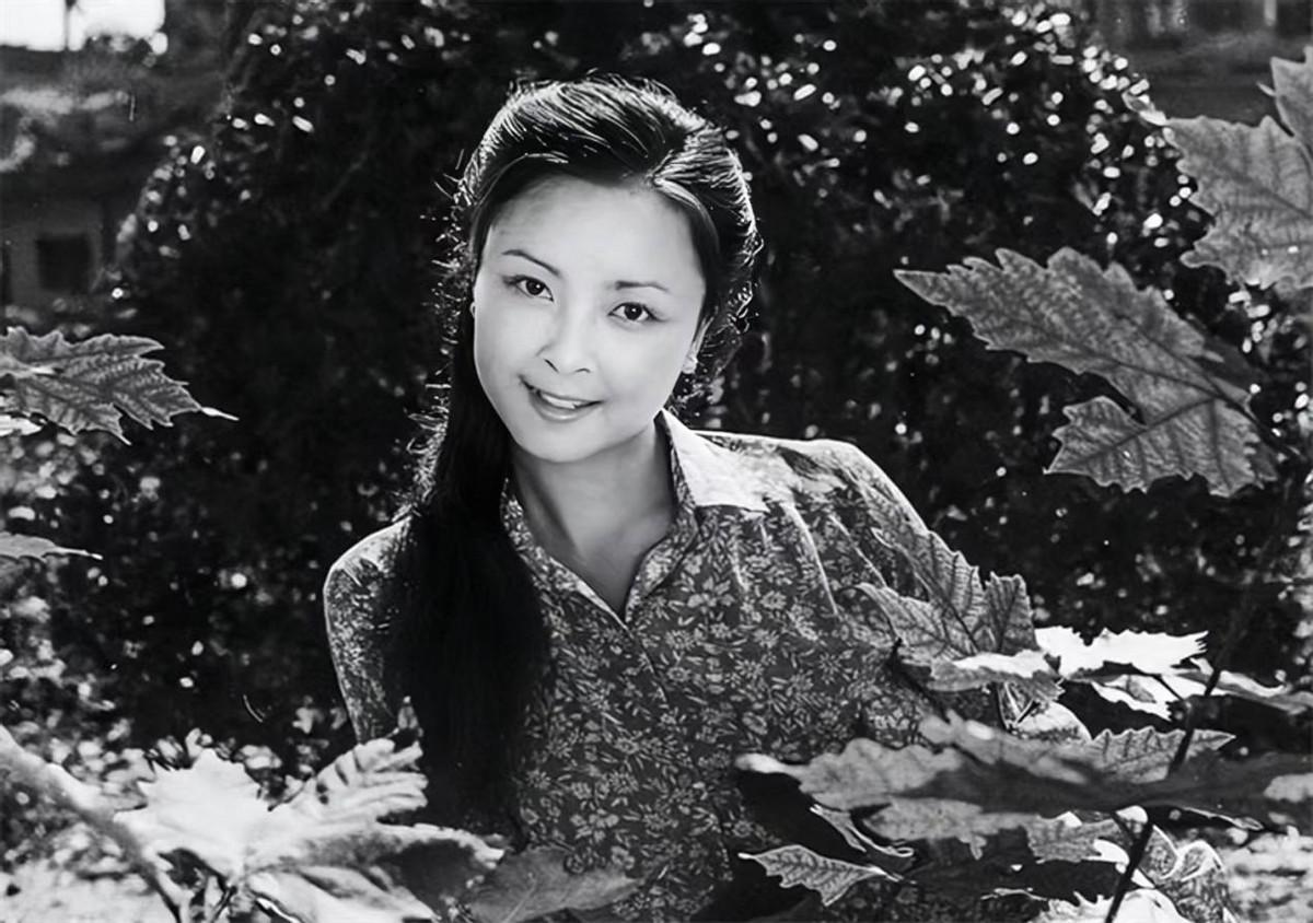 回顾"最美杨贵妃"周洁生前时光:自费27万包机回国,五