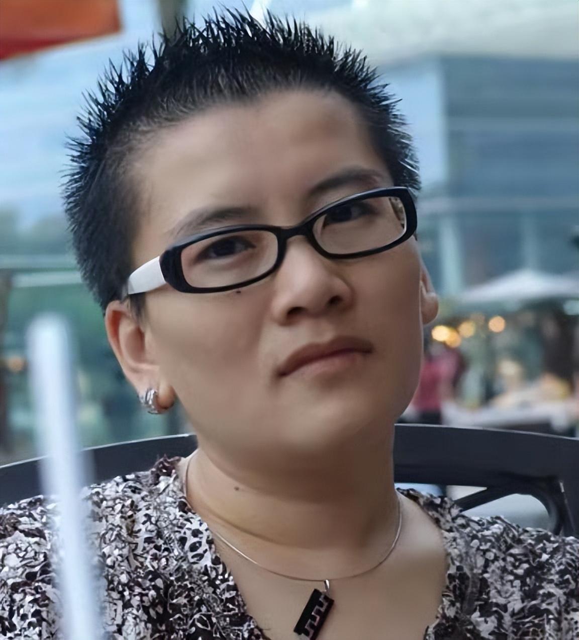 回顾我国首位"女变男"变性人,变成"男人"后,后悔了吗?
