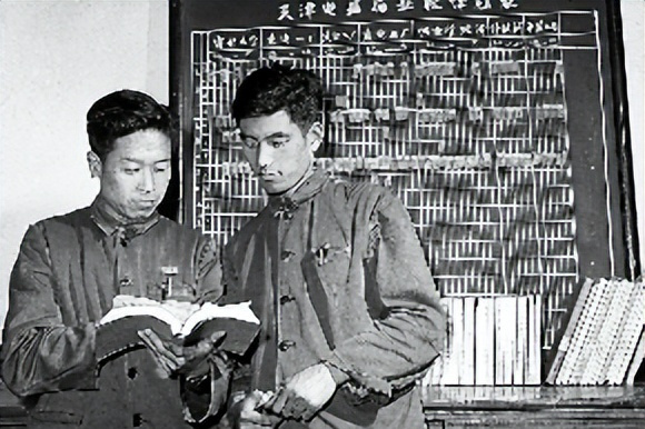 扫盲运动不仅改变了人们的生活,还推动了经济,政治