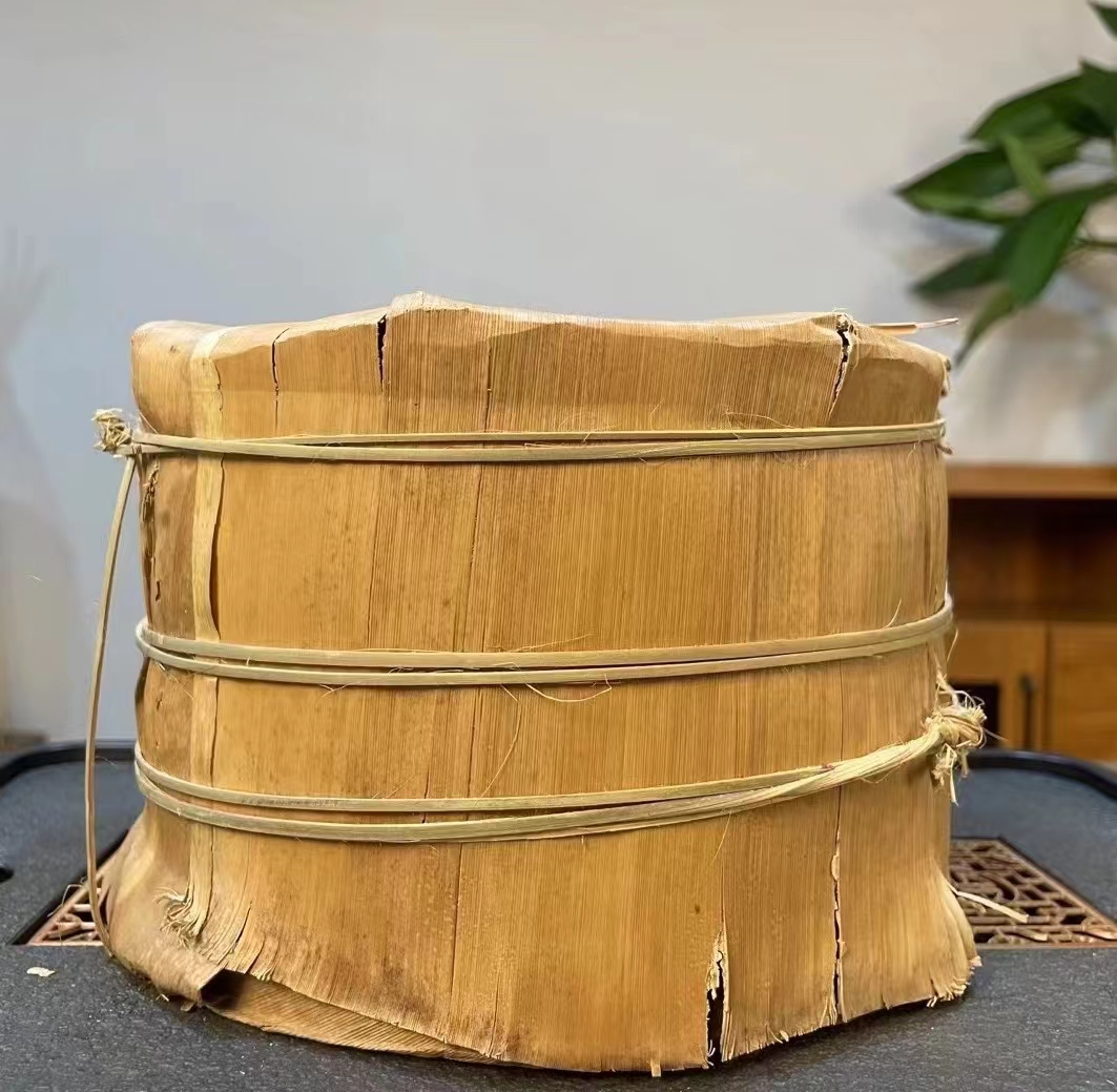 2005年百茶堂二代铁饼  铁二  相对于百茶堂04年一代铁饼,铁二价格好