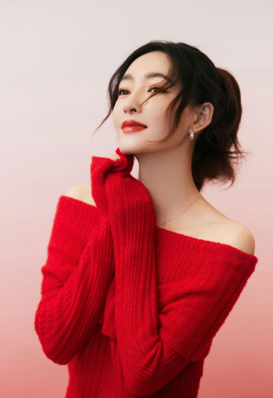 王丽坤,红色毛衣,美美美!