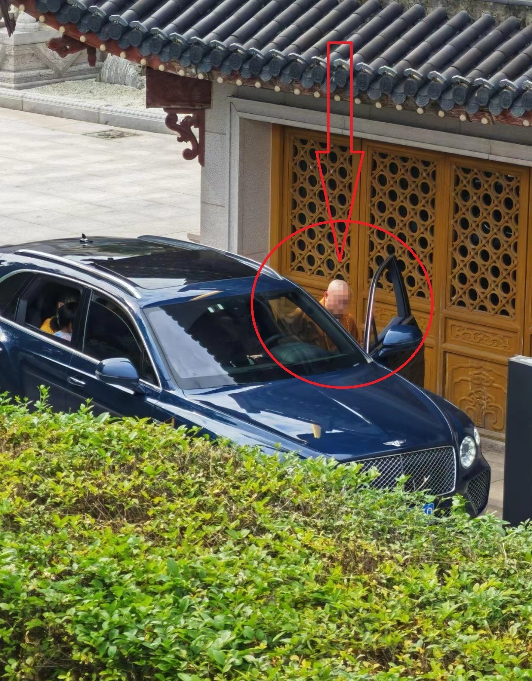…  另外,这算是侵犯肖像权还是算侵犯隐私权?