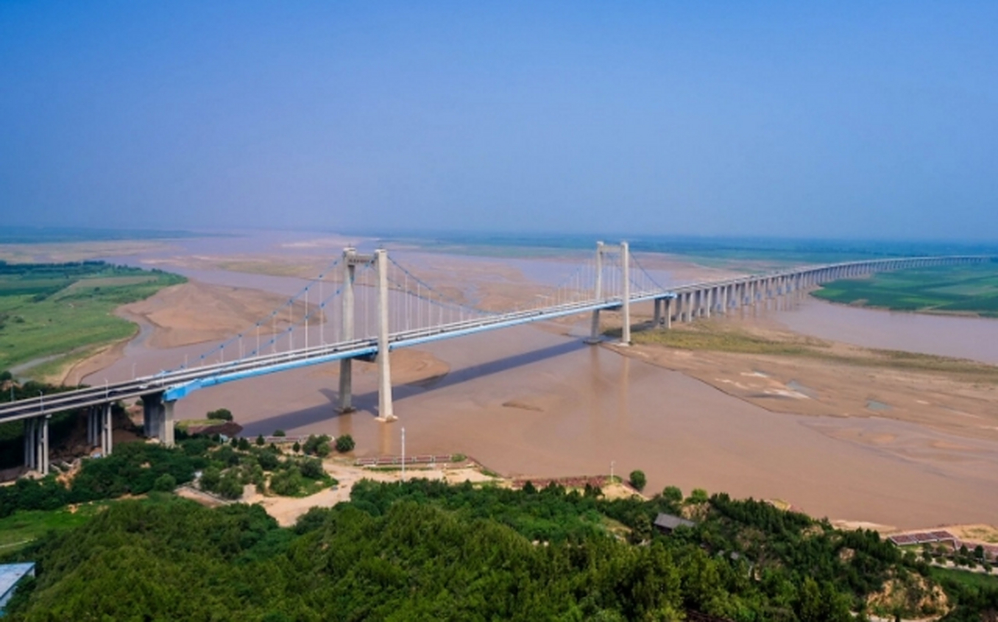 河南十大现代桥梁 1,桃花峪黄河大桥——郑州市 2,郑州黄河公路大桥