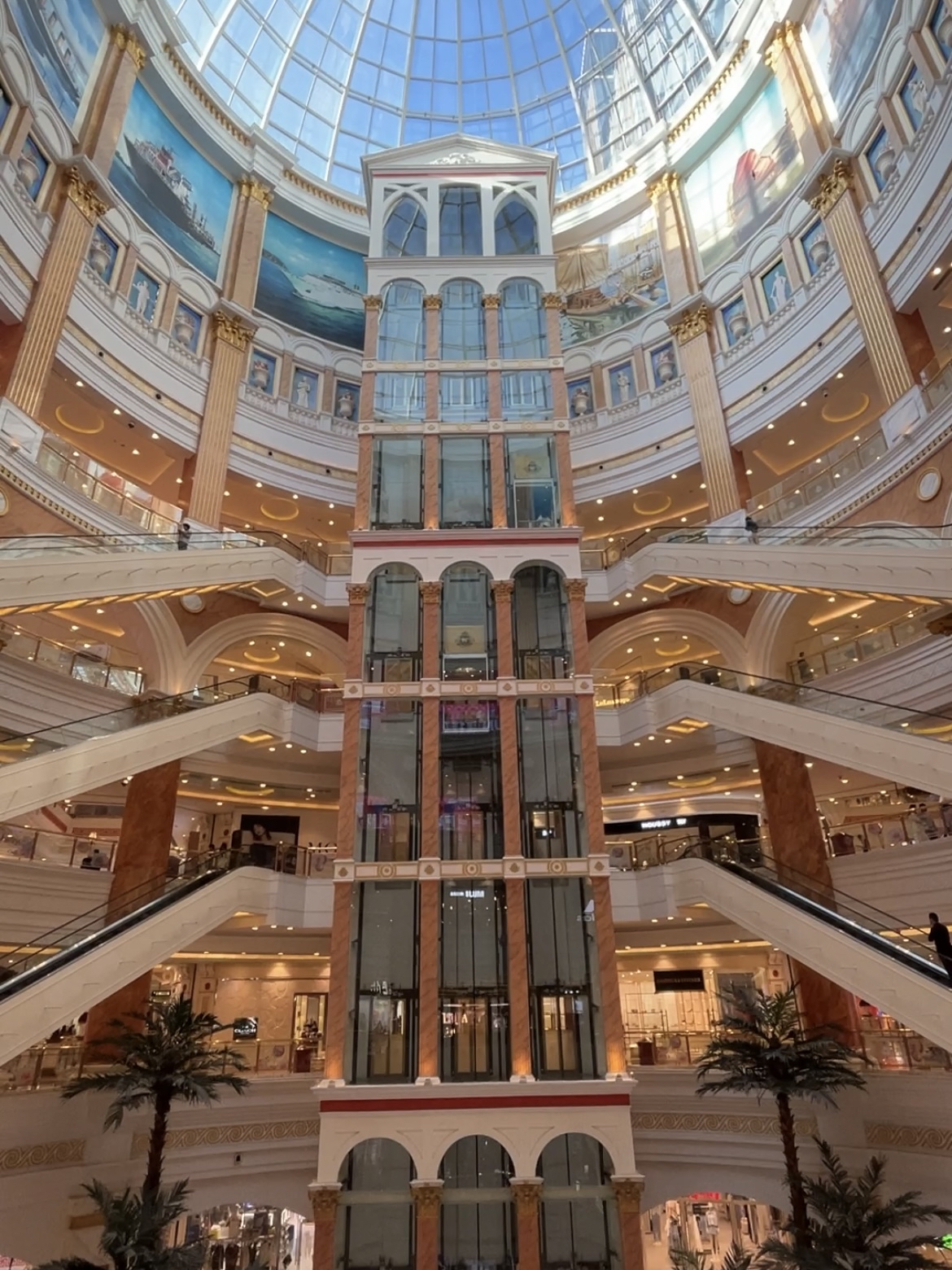 上海环球港曾经不被看好,后来为何能逆袭成流量担当?