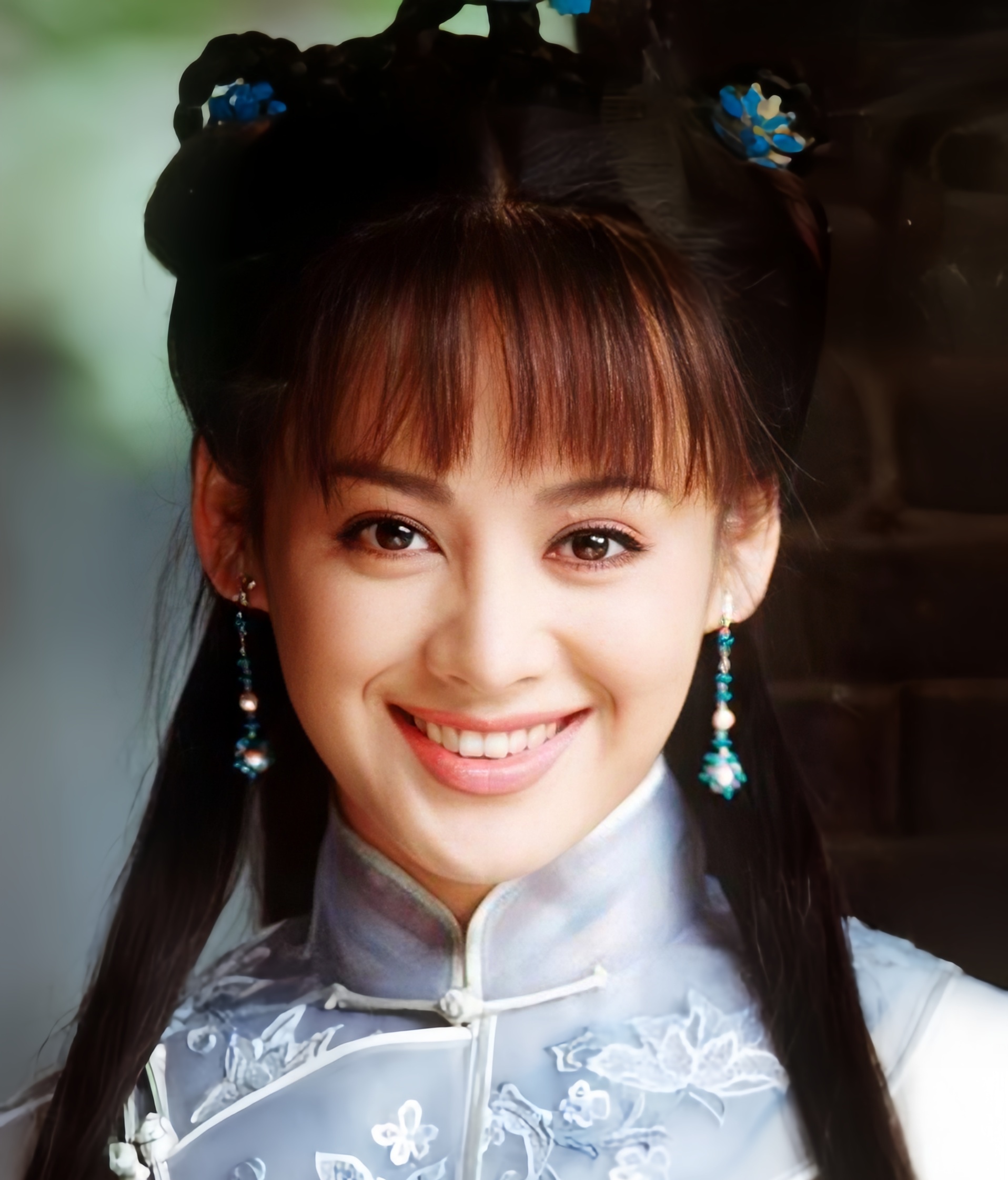 虽然我不太喜欢短头发的宁静,不过还是挺佩服她这脸保养得确实挺好的