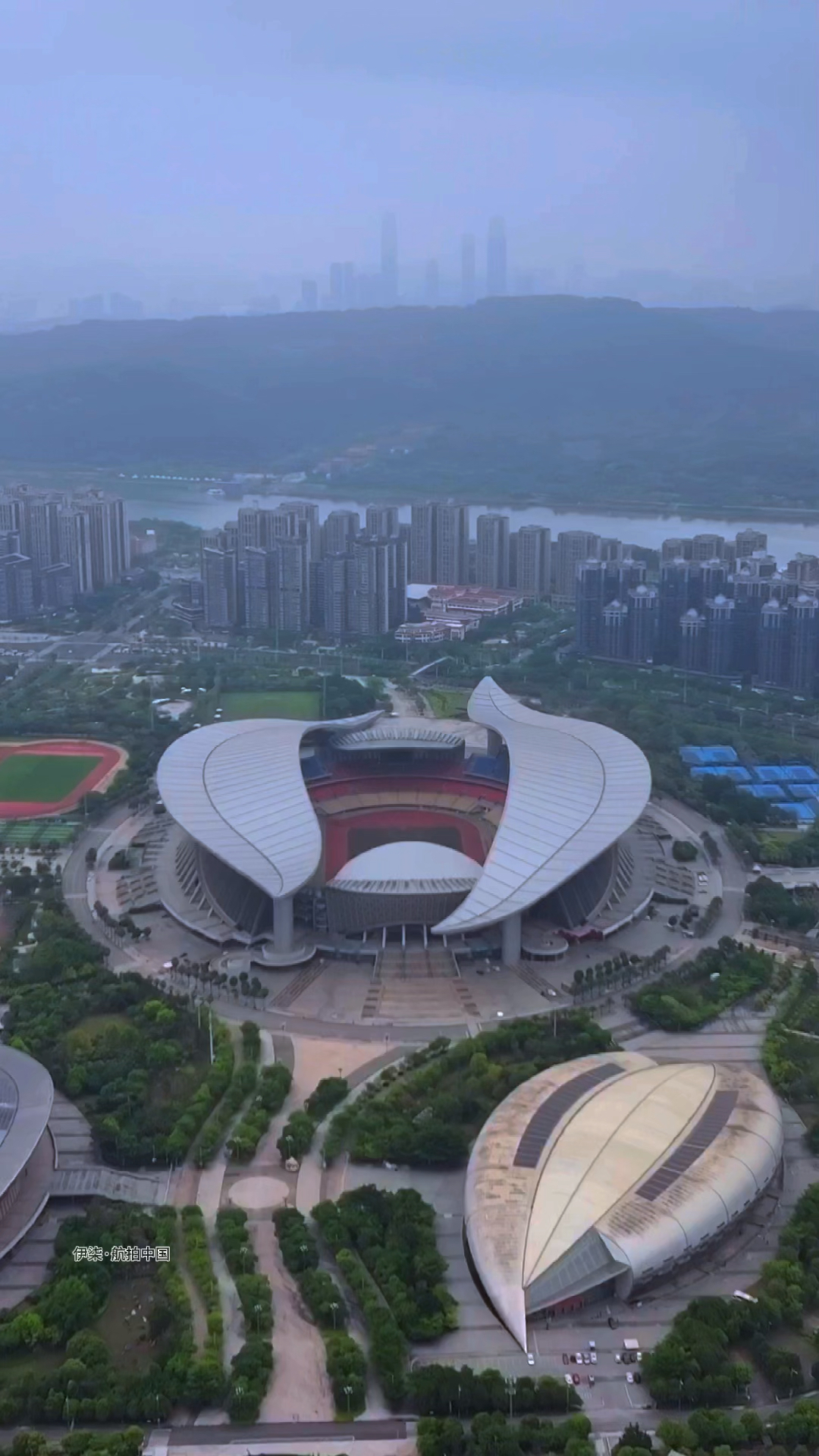 耗资55个亿打造的广西南宁体育中心