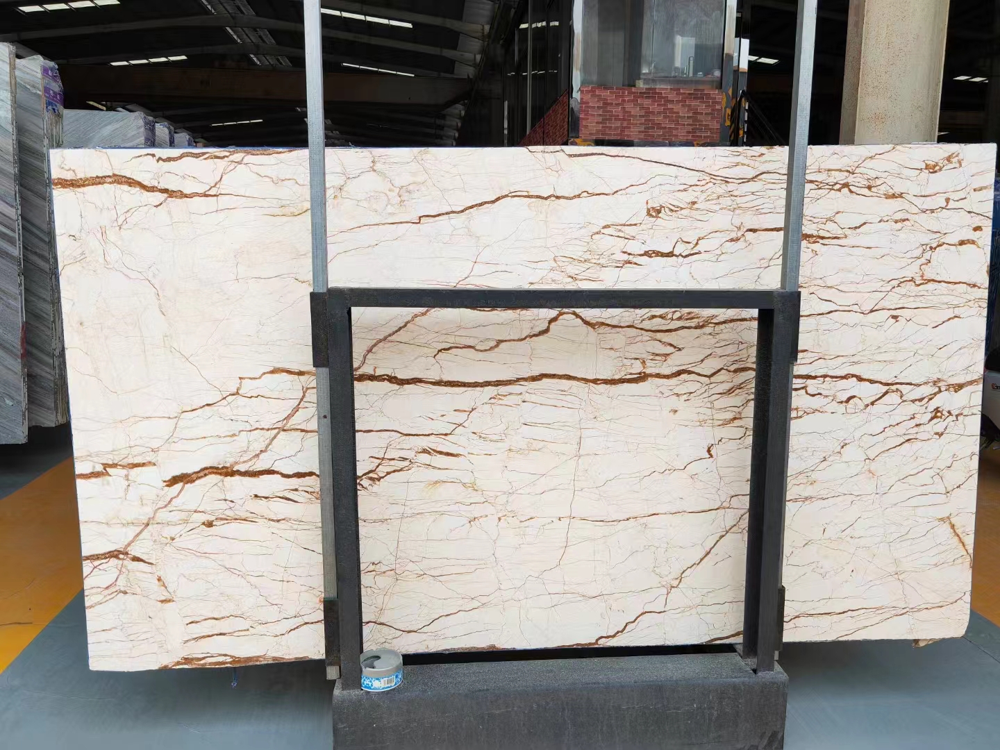 索菲特金大理石:奢华自然,触手可及