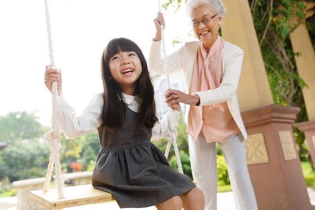 婆婆应该帮儿媳带孩子吗