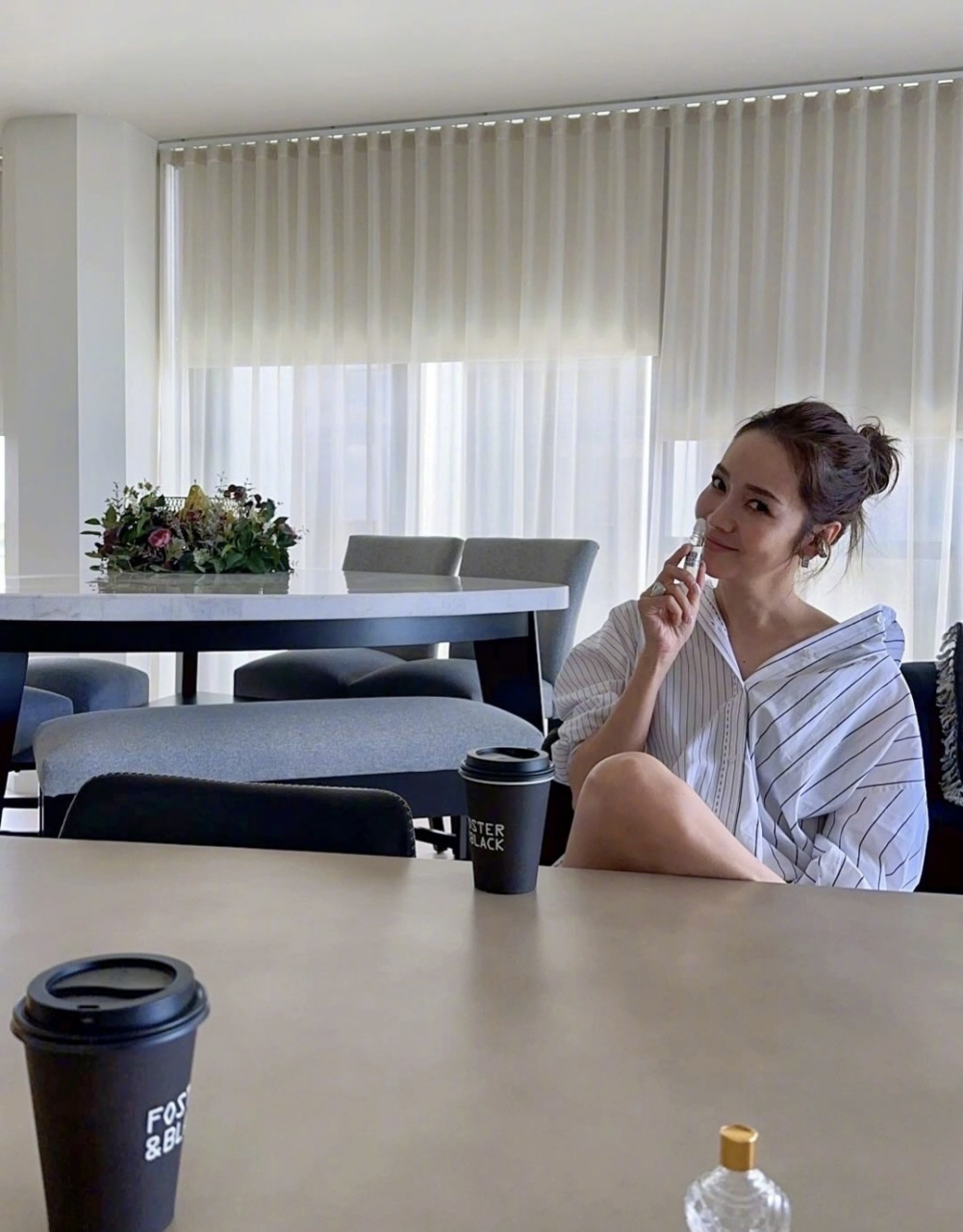 侯佩岑现在好有松弛感哦.