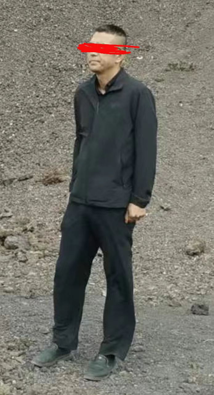 可是别人说,我后来找的还不如以前不懂事 照片图片 男人