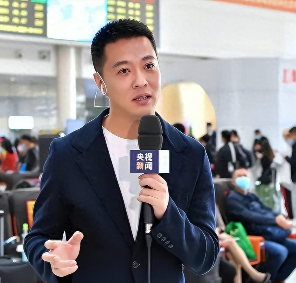 回顾央视主播顾国宁,父亲病逝又离婚,44岁离职央视开启第二人生