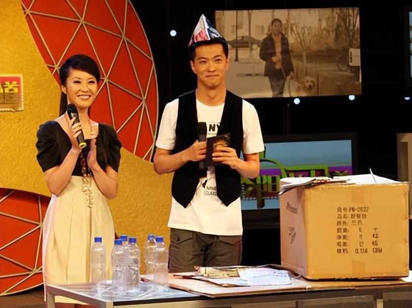 回顾央视主播顾国宁,父亲病逝又离婚,44岁离职央视开启第二人生