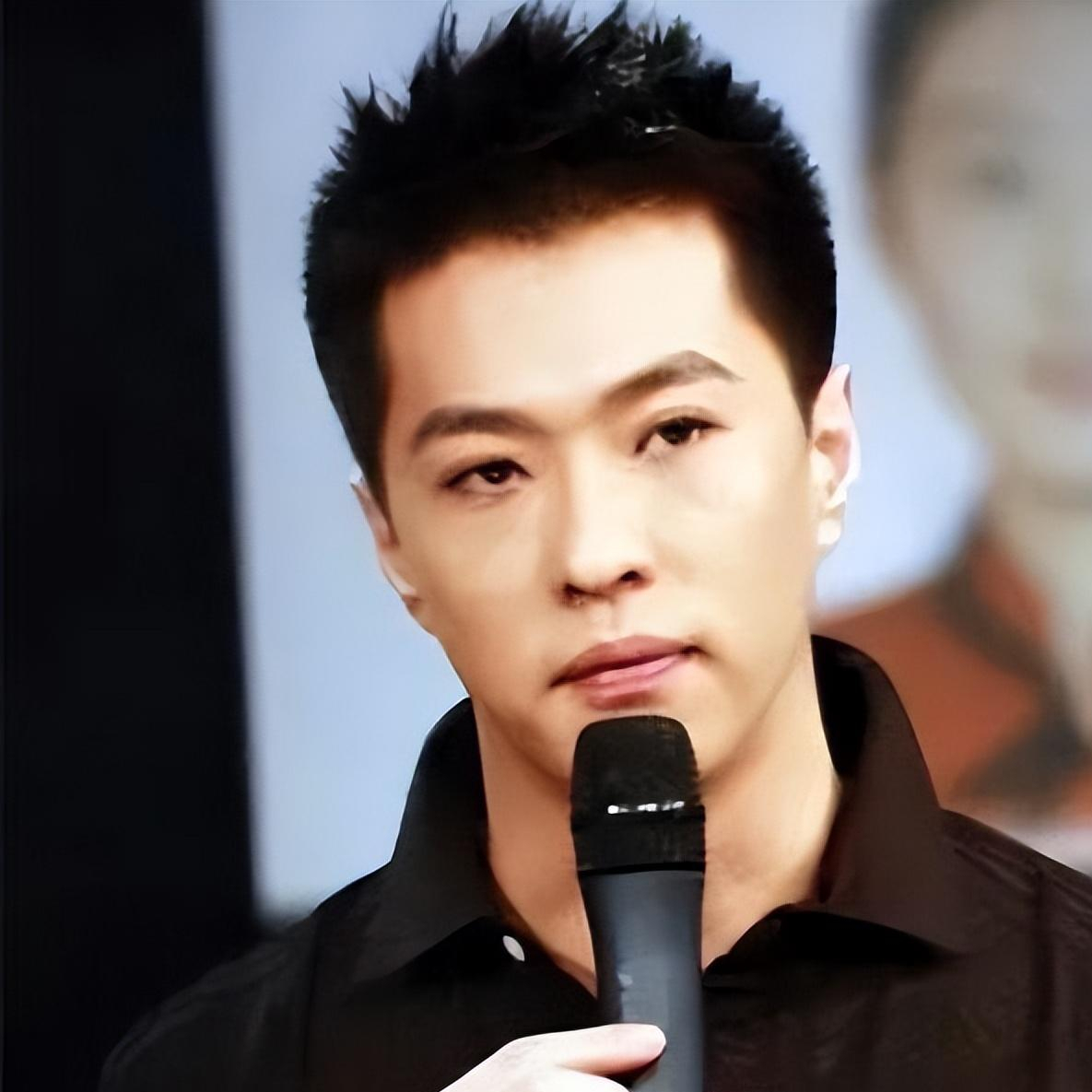 事业有成的同时,顾国宁的个人生活也十分幸福美满.