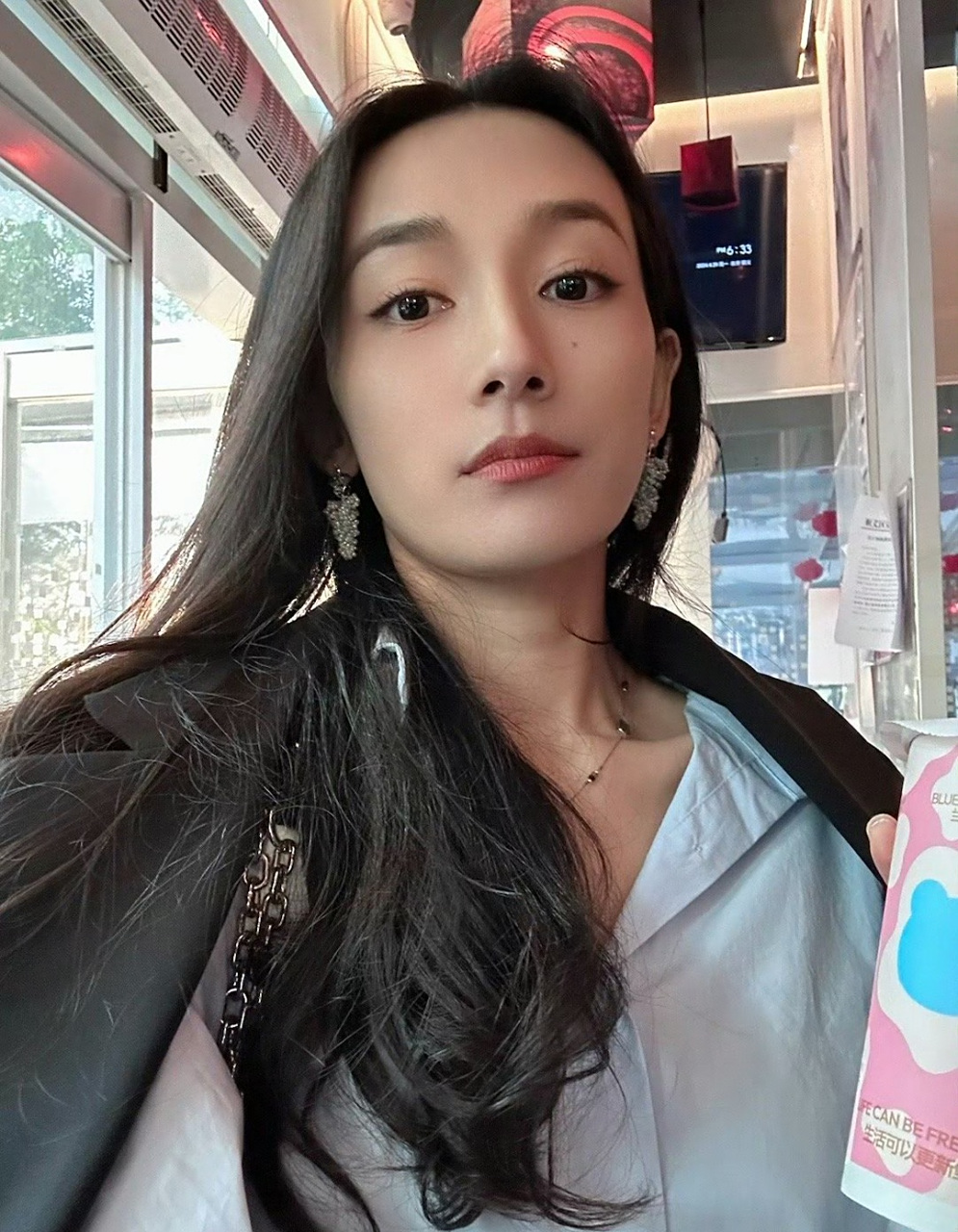 李若宁,穿个衬衫和短袖都好看!
