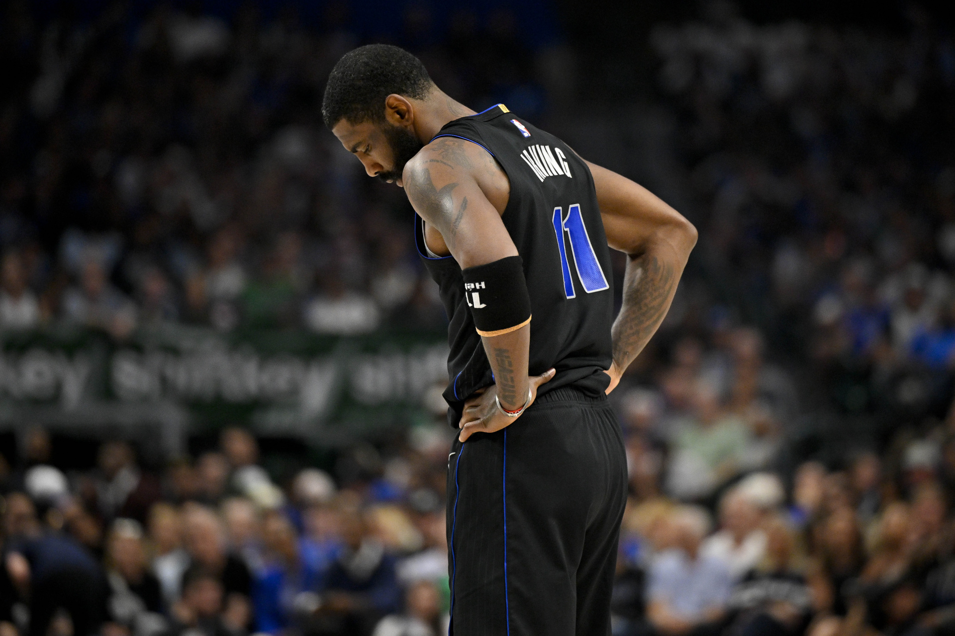 欧文14中7得到20分1板3助2断1帽4失误,nba季后赛,独行侠在客场以95
