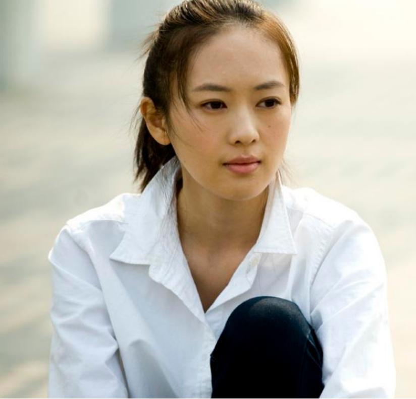 婚后,王冉全心全意地支持着童瑶的事业发展,她终于凭借在电视剧《三十