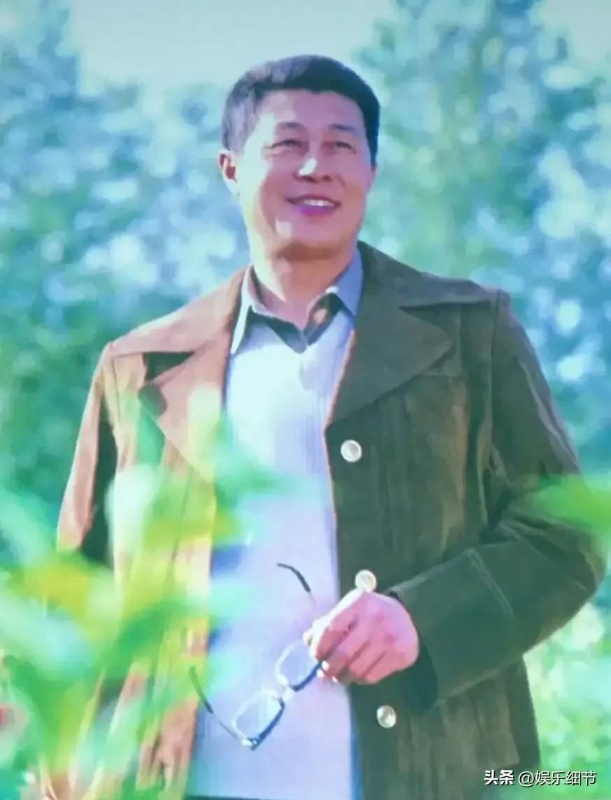 回顾"一代男神"王心刚:与病妻相伴64载,今90岁只愿做普通老头