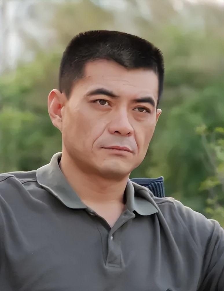 回顾唐静:前夫和秦海璐结婚后,独自陪儿子长大,如今选择泪目