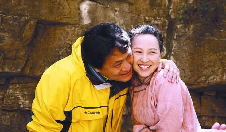 回顾岳丽娜:19岁早恋与穷小子私奔裸嫁,住6平米地下室连生三子