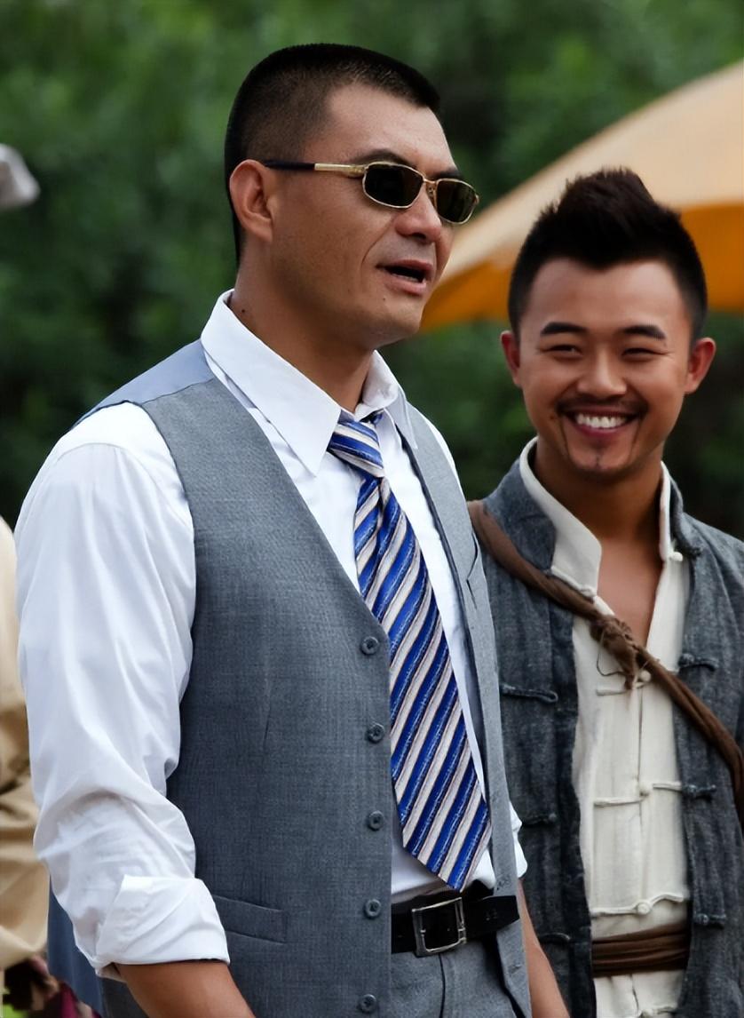 回顾唐静:前夫和秦海璐结婚后,独自陪儿子长大,如今选择泪目