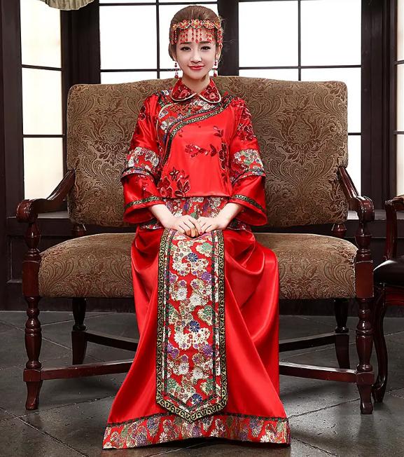 小妾才穿秀禾服?何超莲的结婚礼服真的选对了吗?
