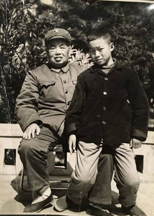 许世友参加宴会,拉住聂凤智:老聂,再喝一杯吧,喝不了几次了