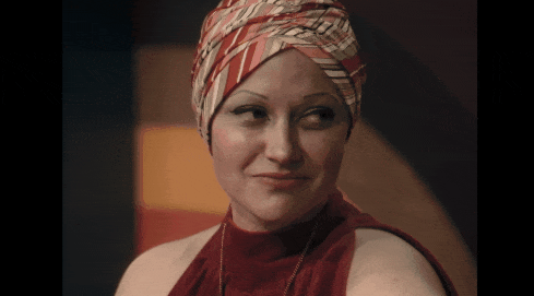 在万圣节这档节目里,莉莉身上的恶魔吐露了真言:△ 台词中的"琼",指的