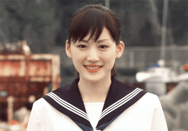 曾经的她凭借一部《我的机器人女友》被很多日本宅男奉为"绝对理想型"