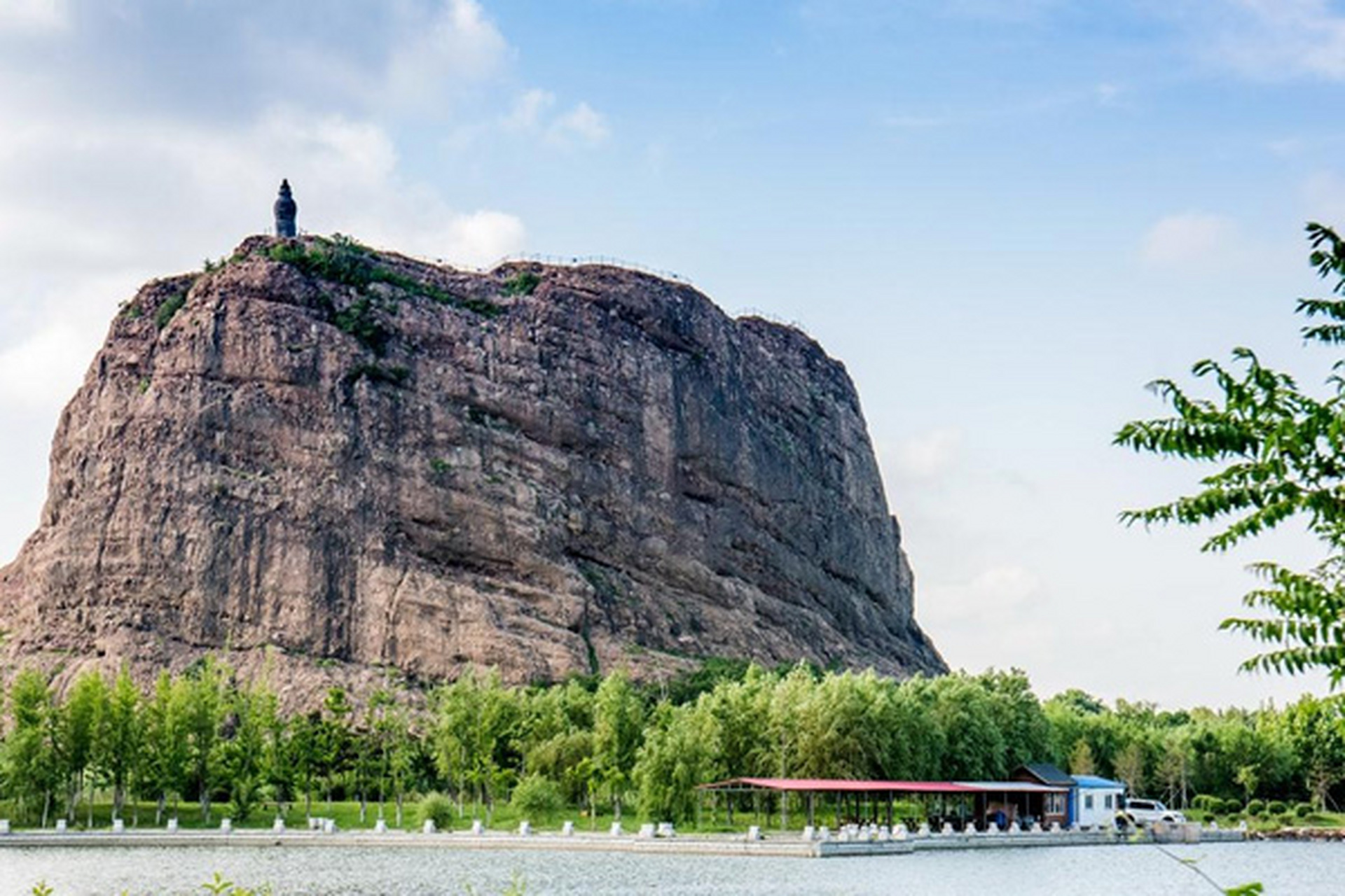 营口都有哪些好玩的旅游景点 1,白沙湾  景点自然和人文景观:白沙湾
