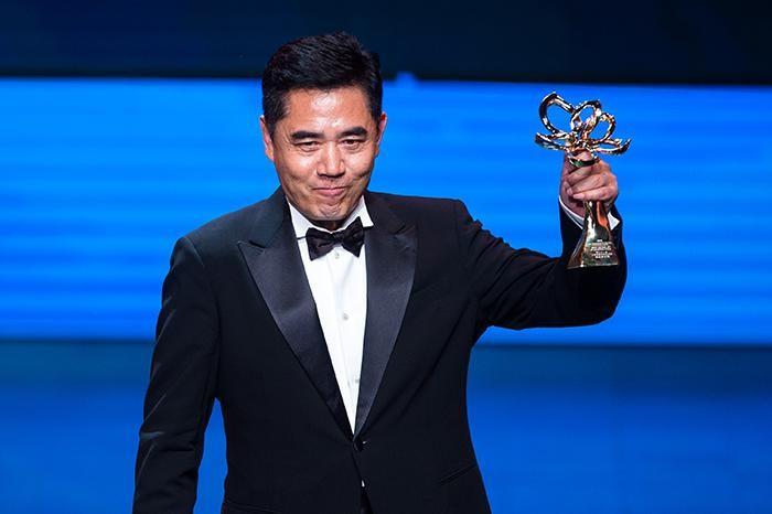 回顾陈宝国:从打工人到影帝,为拍戏卖掉房子等机会,成功有泪水