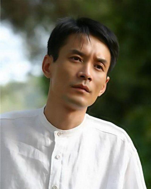 回顾田小洁:出道二十年无绯闻,对江珊一见钟情,待继女如亲生