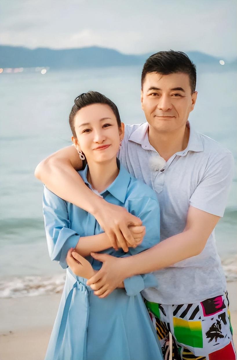 回顾唐静:前夫和秦海璐结婚后,独自陪儿子长大,如今选择泪目