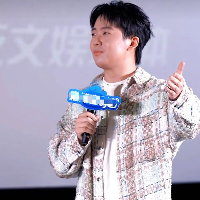 男演员的身材管理有多重要?看郭麒麟和张若昀的同框照就知道了