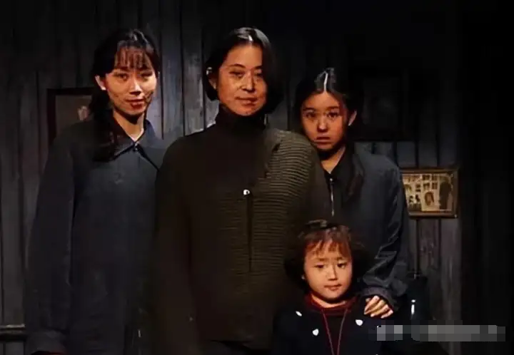 娱乐圈唯一一朵白莲花,从不拍吻戏,被丈夫宠爱17年,36岁怀二胎