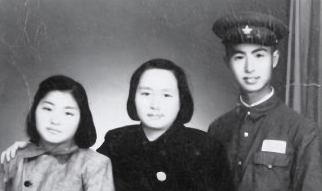 1929年初,红四军党内成立特支,张逸民是红四军第一路军党代表,骞先任