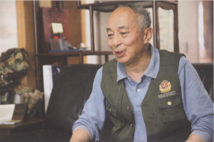 64年张爱萍代罗瑞卿看他儿子罗箭,见面后笑问:怎么不给你爸写信