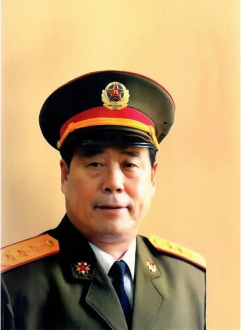 1985年谢振华卸任昆明军区政委后,向中央建议:傅全有表现不错