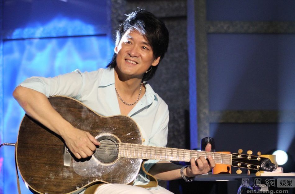 周华健摔伤背后,南京演唱会的安全隐患揭秘