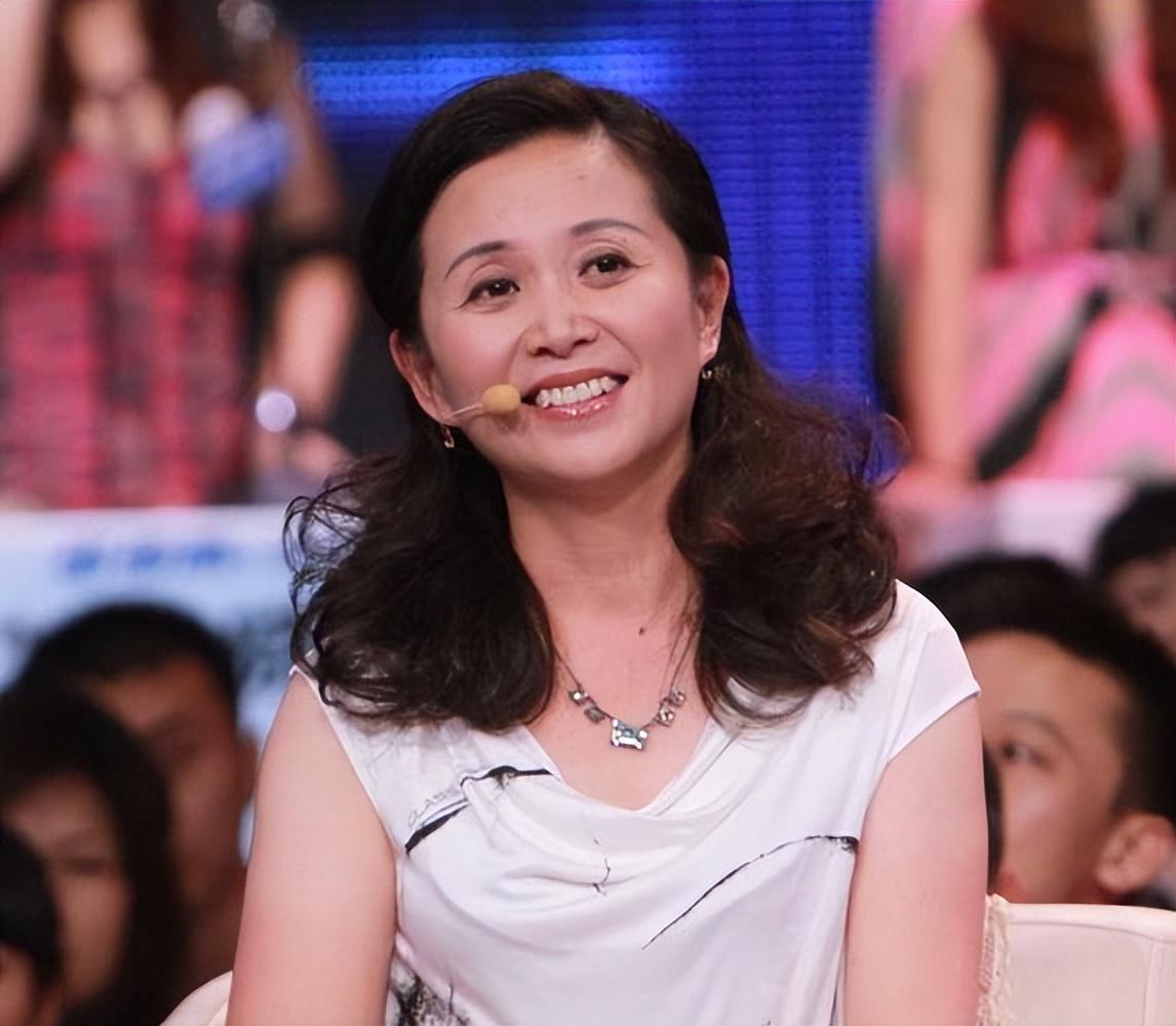 回顾:这真是《非诚勿扰》的黄菡吗,7年后现身,容貌苍老认不出