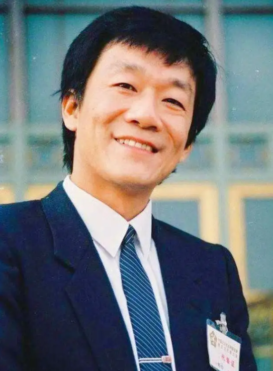 回顾:那个怨恨侯耀文14年,为家产与二伯对簿公堂的女孩还好吗