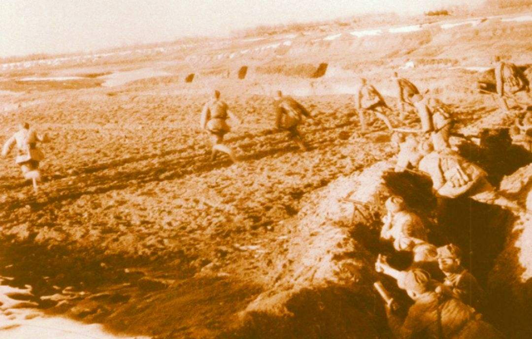 陈赓原与粟裕并驾齐驱,缘何在三年内拉开差距,两次失误是关键