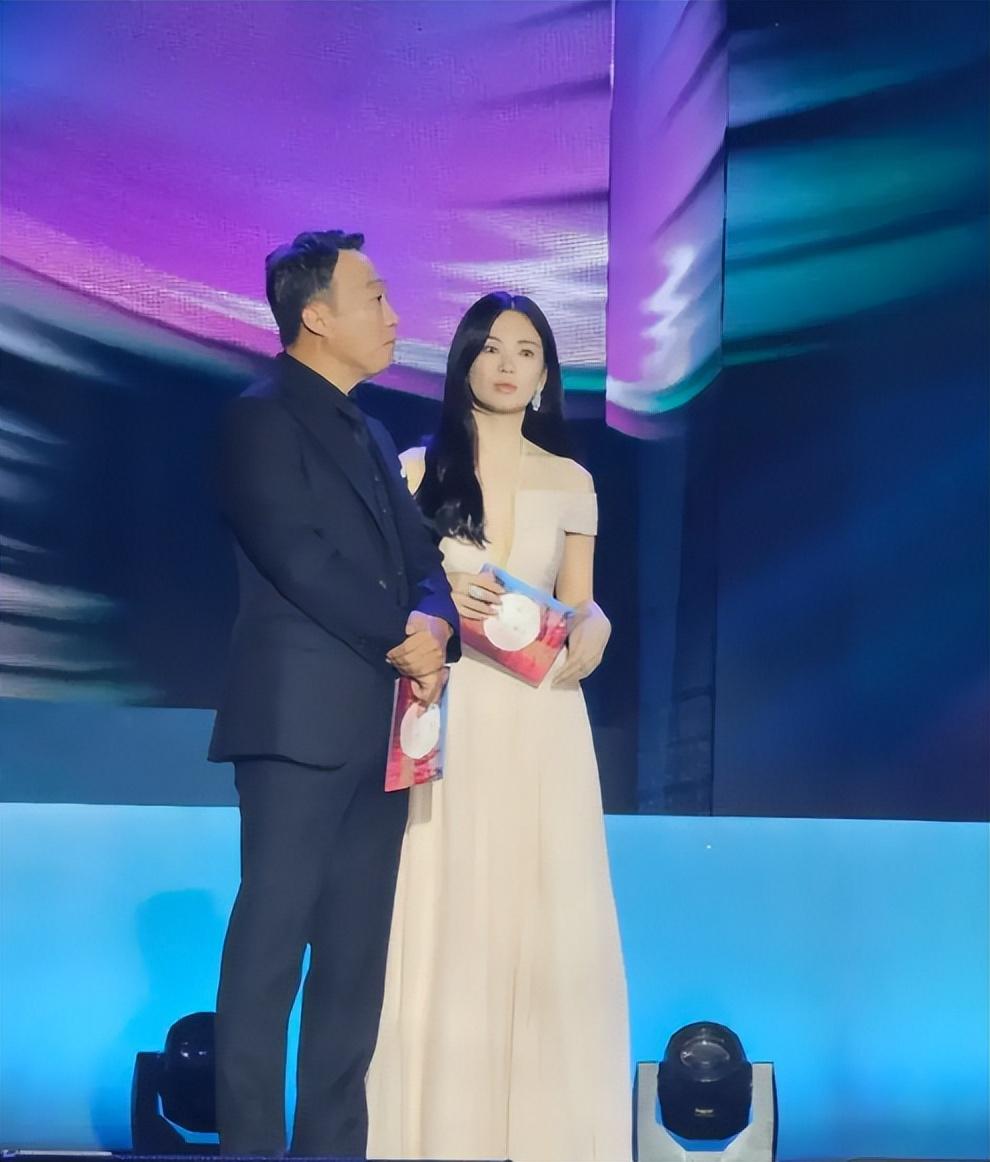 百想奖:宋钟基坐冷板凳,宋慧乔扬眉吐气,汤唯美得出众